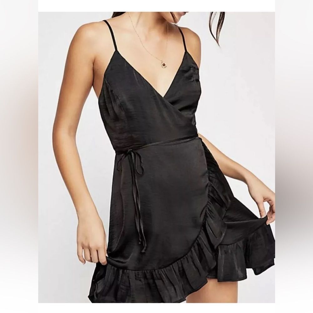 Ladies Free People All My Love Wrap Mini Dress Black Satin Size‎ Small
